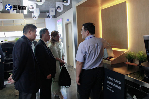 了解藍炬星集成灶產品