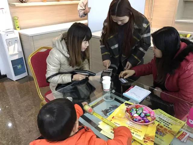 武穴藍炬星新店現(xiàn)場