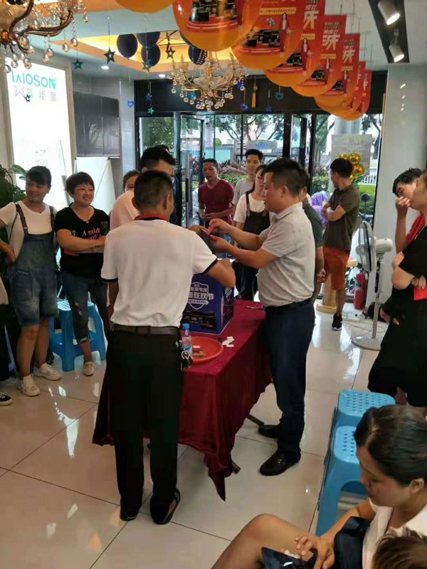 藍(lán)炬星集成灶漳州周年慶落地68單！