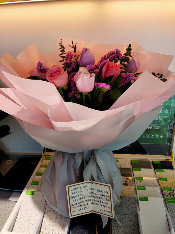 藍炬星總經辦為各個部門在崗女職工送上暖心福利