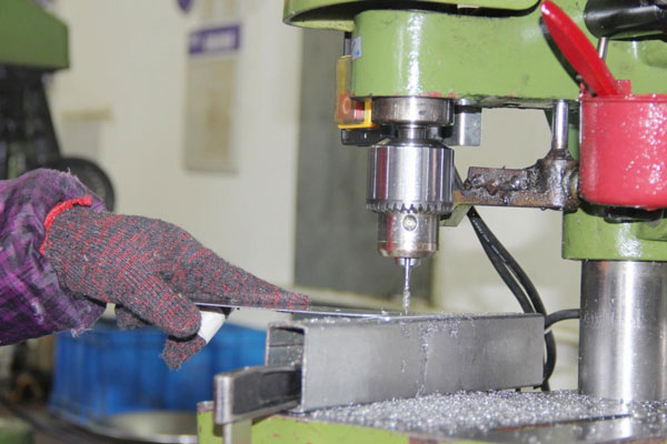 集成灶生產(chǎn)設(shè)備